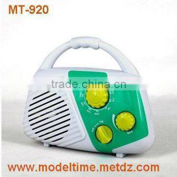 Waterproof AM / FM Shower Radio with built-in speaker