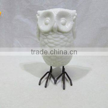 Hot selling ceramic white glazed owl with metal feet decoration