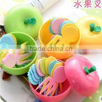 CY046 Apple Shape Plastic Fruit Forks Set with Stand Container Dessert Salad Forks for Kitchen Table Accessories