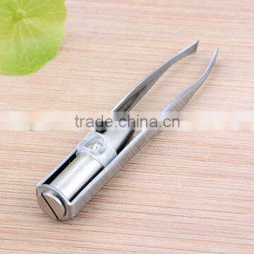 2016 New Arrival LED Lighted Eyebrow Tweezers BZS02 photo-4