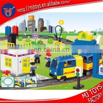 Funny bricks toys Large plastic building blocks musical train for sale