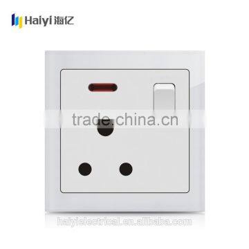 3 pin sockets,white colour CE certificate BS standard 15A UK switched socket