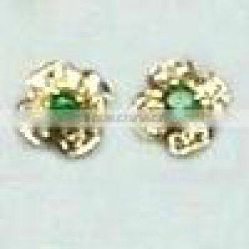 Ear Ring With Emerald & Diamond