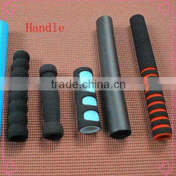 Foam rubber handle roller