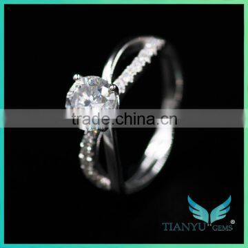 Fashion Design 18K White Gold Round 100facets Cut Moissanite Diamond Rings for Wedding photo-3