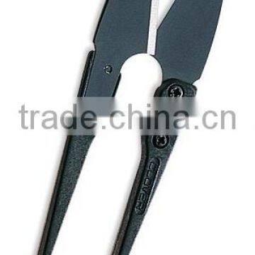 Thread cutting scissors