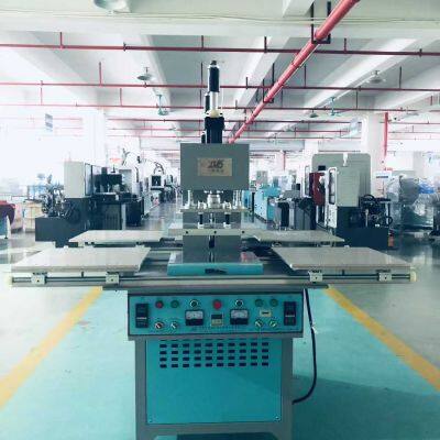Cloth manufacture t-shirt embossed silicone label press semi machine