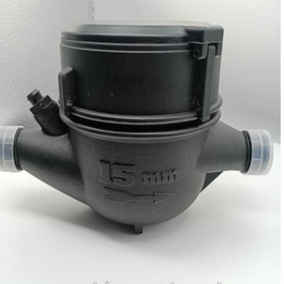 Корпус водомера, изготовленный из нейлонового материала, устойчивый к ползучести, обладает высокой жесткостью, экологически чист и нетоксичен, на поверхности нет плавающих волокон.