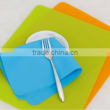 Non-stick and heat resisitant silicone placemat for dining