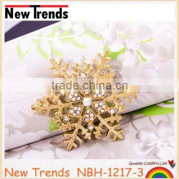 2014 wholesale handmade snowflake rhinestone Christmas brooches