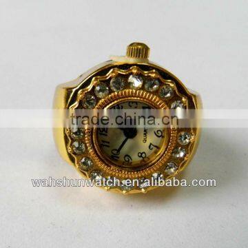 Unique quartz ring watch
