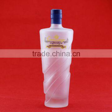 Custom-made 750ml frosted spary bottles unique glass bottles hammer shape rum bottles