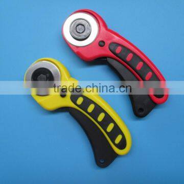 Manufore Best Selling ABS+TPR Handle with High Carbon Steel Blade Rotary Cutter Dia. 45mm