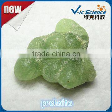 Natural semi-precious stones prehnite mineral raw materials