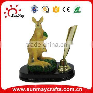 souvenir kangaroo table pen holder