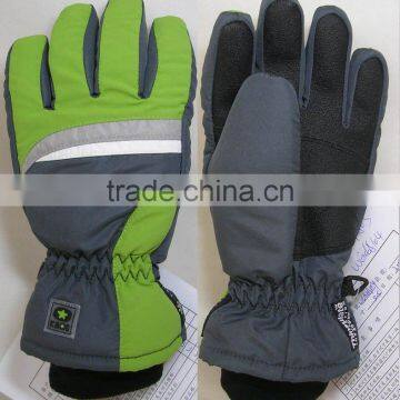 Winter ski glove