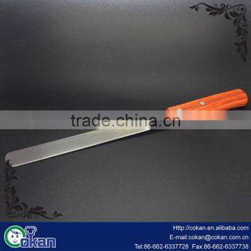 CK-3112 High Quality Stainless Steel Coarse Bread Knife With Wood Handle photo-2