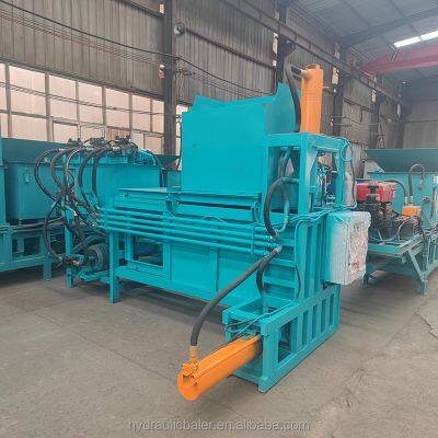 El más vendido de la fábrica, el envasador de heno, paja y ensilaje hidráulico de tres cilindros, es fácil de operar photo-3