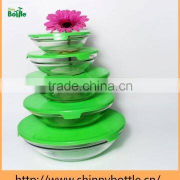 serving glass bowls with color plastic lids