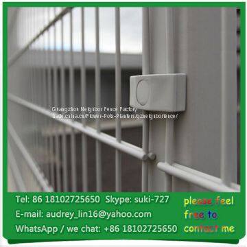 868 656 nylofor 2D twin bar welded double wire mesh fence with square post