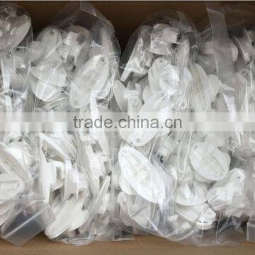 Fentech Farm Fence Plastic Claw Insulator for Nailing in Wood Post photo-4