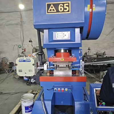 Barbed Wire Making Equipment with PLC Core Components Easy to Operate for Kitchen Wire Baskets and Cargo-Carrying Frames