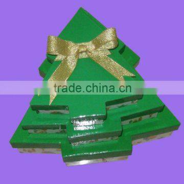 Tree-shaped Christmas paper gift box