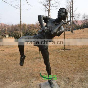 Metal sportswoman art sculpture