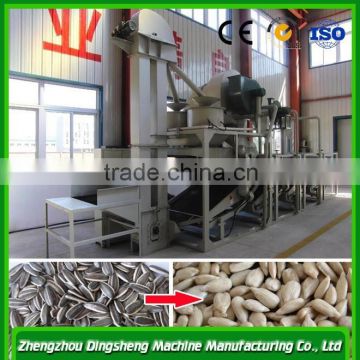 Hazelnut peeling machine