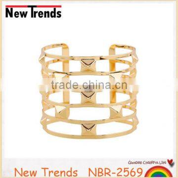 Golden Iron Metal Cuff Women's Fashion Bangle Bracelet