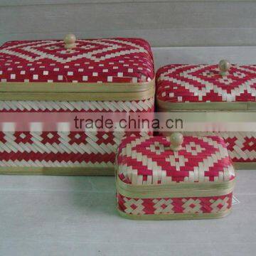 Red flower storage bamboo box