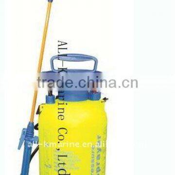 Shoulder handheld small sprayer