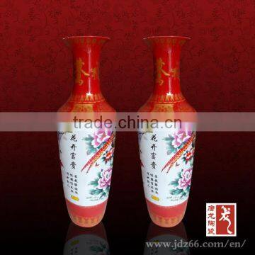 Well-designed decorative large red Chinese ceramic vase