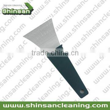 2017 hot selling car plastic ice scraper/snow ice scraper/window wiper with ice scraper