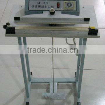 Vertical sealer machine