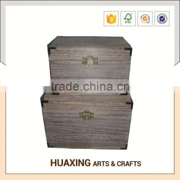 Customized portable round wooden box for beer