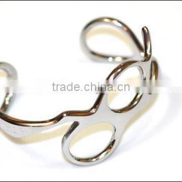 STAINLESS STEEL SCISSOR BRACELET