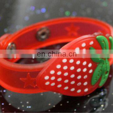 LBS-0031 LED flashing strawberry bracelet
