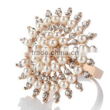 fashionable flower shape plastic pearls metal alloy napkin rings