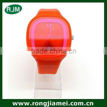 Charming silicone square shape man watch