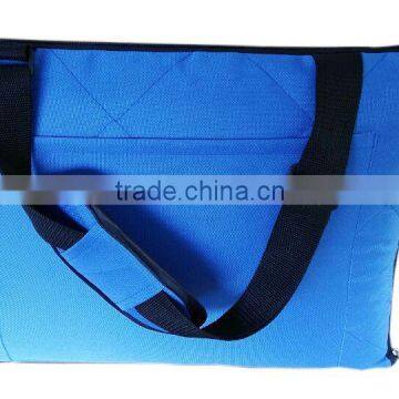 3-ply Quilted Foldable Outdoor Waterproof Nylon Beach Picnic Blanket Emergency Blanket Tote Park Mat photo-3