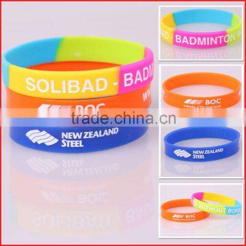 Newest design fashion charming bangle silicone bracelet