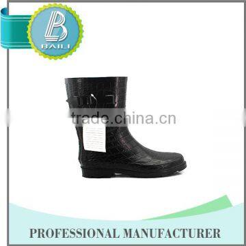 New Products Low Price Latest Design Women Plastic Rain Boots