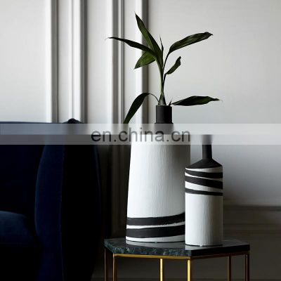 Modern Luxury Black Ink Hand-painted Painting White Porcelain Ceramic  Vase for Table Decoration