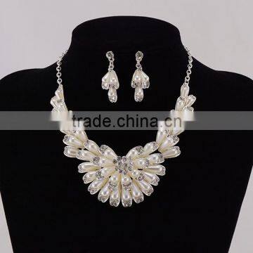 Simple Fashion Atmosphere Design Wedding Jewelry Luxury Pearl Necklace Set photo-4