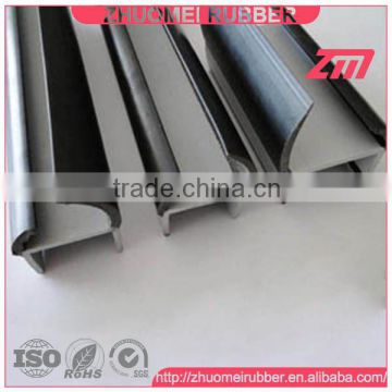 co-extruded PVC door profile for container sealing