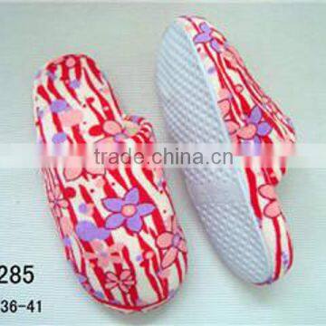 Flower Design Upper Warm Cotton Ladies Inddor Bathroon Slipper Girls Indoor 2014 Soft Slipper Shoes