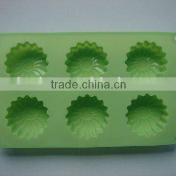 6 cavity flower shaped silicone bakeware