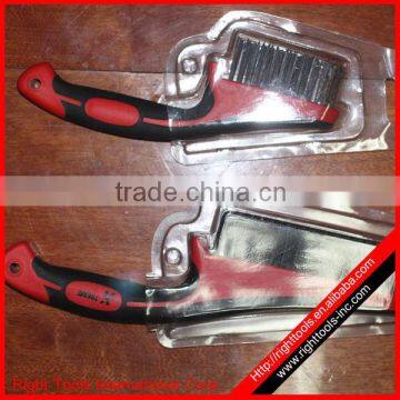 Steel wire brush with soft grip