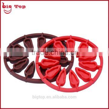 BT0188 Wholesale Silicone Circular Heat Resistant Table Mat Collapsible Cup Mat Leaf-shaped Table Mat photo-3